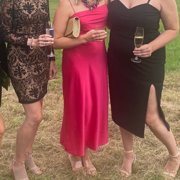 Dynamite Magenta Pink Midi Dress - Picture 4 of 5